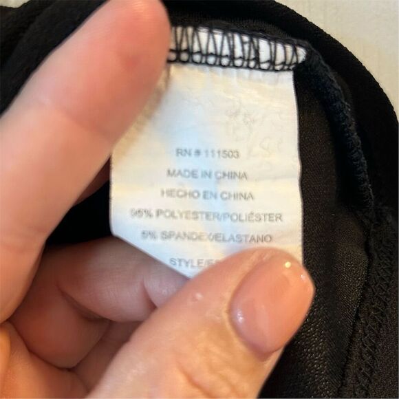 Luxology Women's Black Knit Blouse L with Removable Silver Chain - Picture 5 of 7